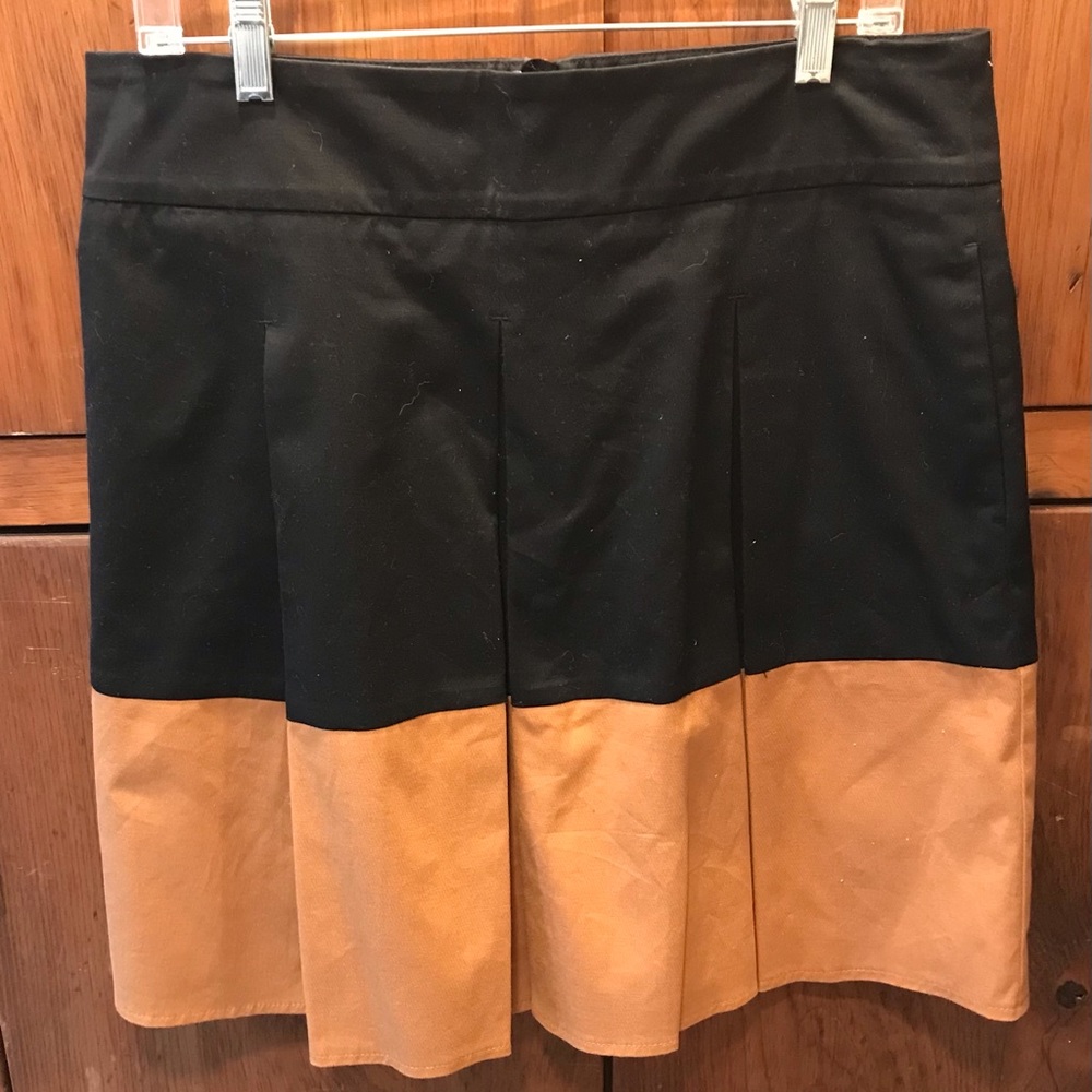 Jake*s Two Toned Skirt - Size 42 (US 10)